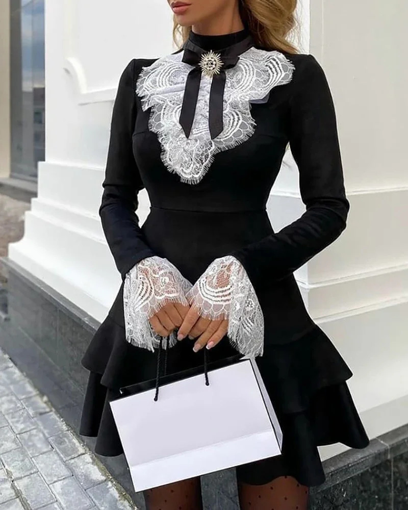 Fashion 2025 Womens Elegant and Sexy Long Sleeve Lace Bell Sleeve Ruffle Dress OL Classic Romantic Splicing Mini Party Dress Fashion 250103