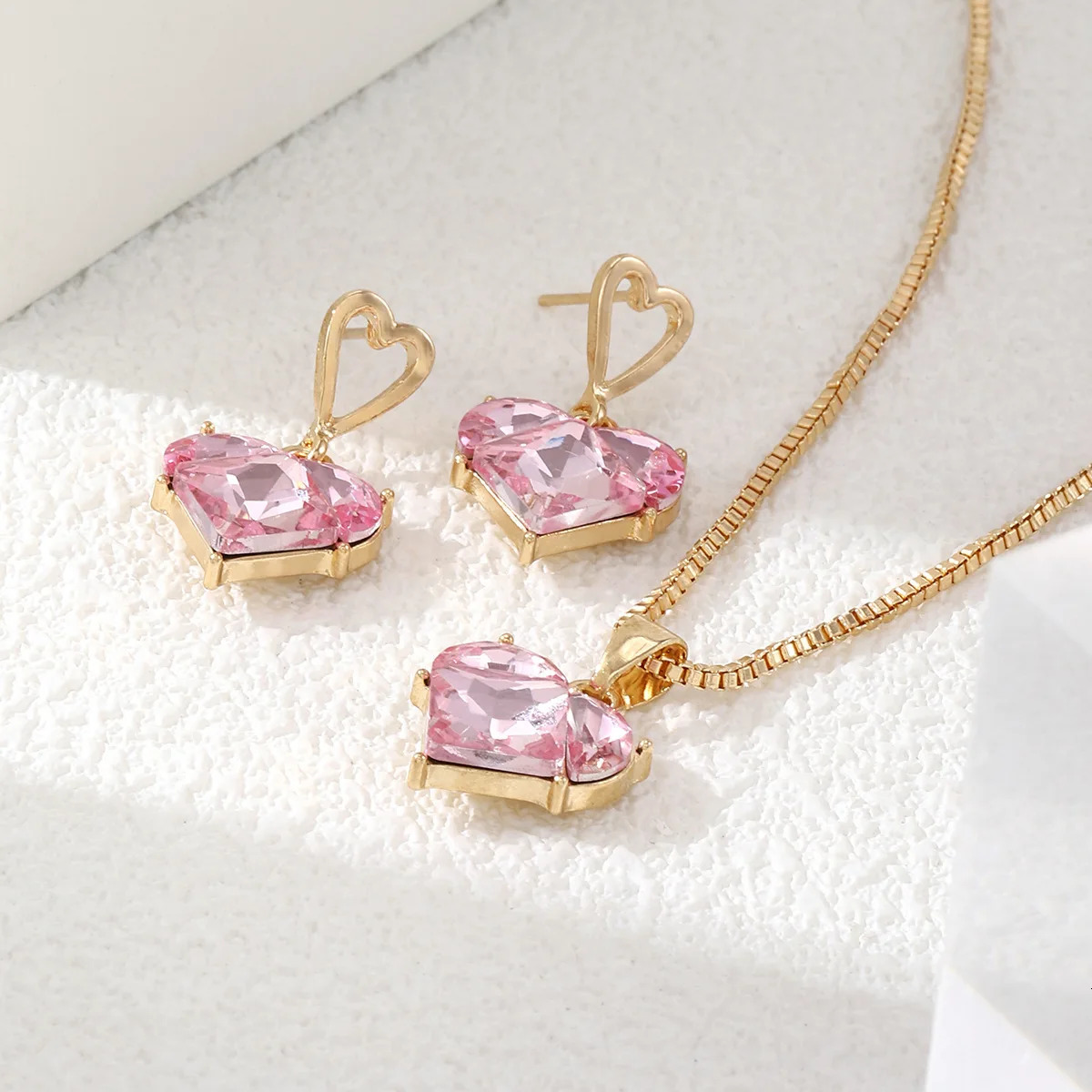 Pink Necklace High-grade Peach Heart Necklace Earrings Female PendantEarrings Jewelry Set 250102