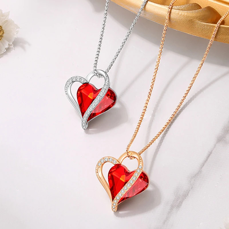 Fashion Red Crystals Love Heart Necklace for Women Sexy Rhinestone Pendant Necklaces Jewelry Mothers Day Birthday Gifts 250106