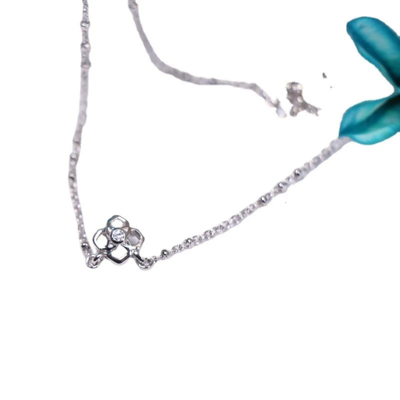 KS Trends Sweet Fresh and Cute Three-dimensional Small Flowers Inlaid with Shiny Rhinestone Necklace Earrings Jewelry Set. 250102