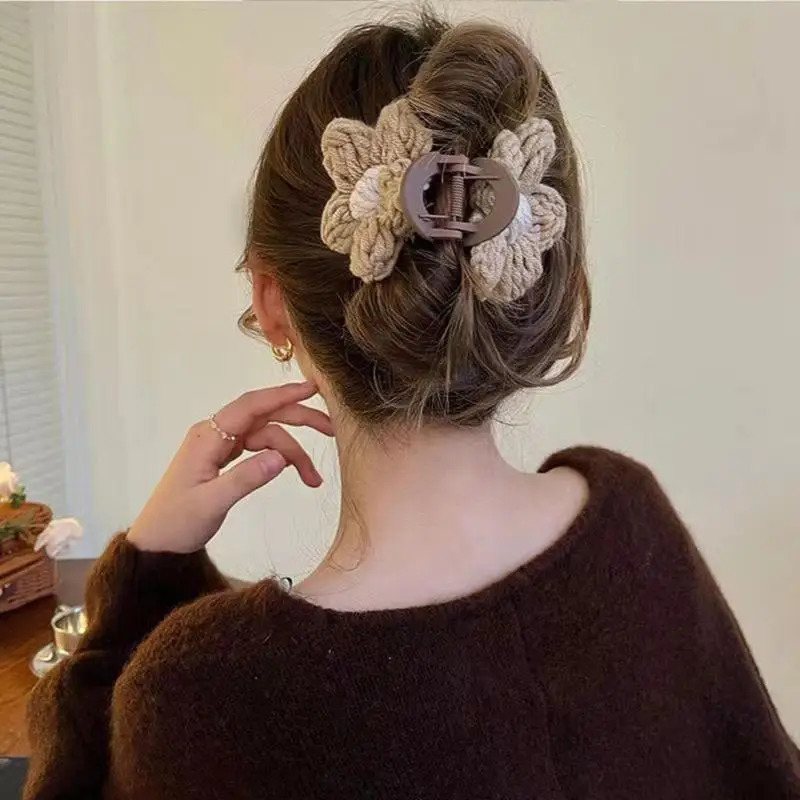 2Pcs Elegant Retro Plush Weave Flowers Hair Clips Clamps Autumn And Winter Ponytail Claws Woman Hairpins Accessories 250103
