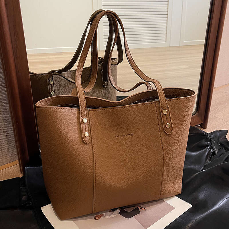 Large Capacity Women's Autumn And Winter Versatile New Casual Simple Shoulder Bag, Textured For Class Commuting Tote Bags