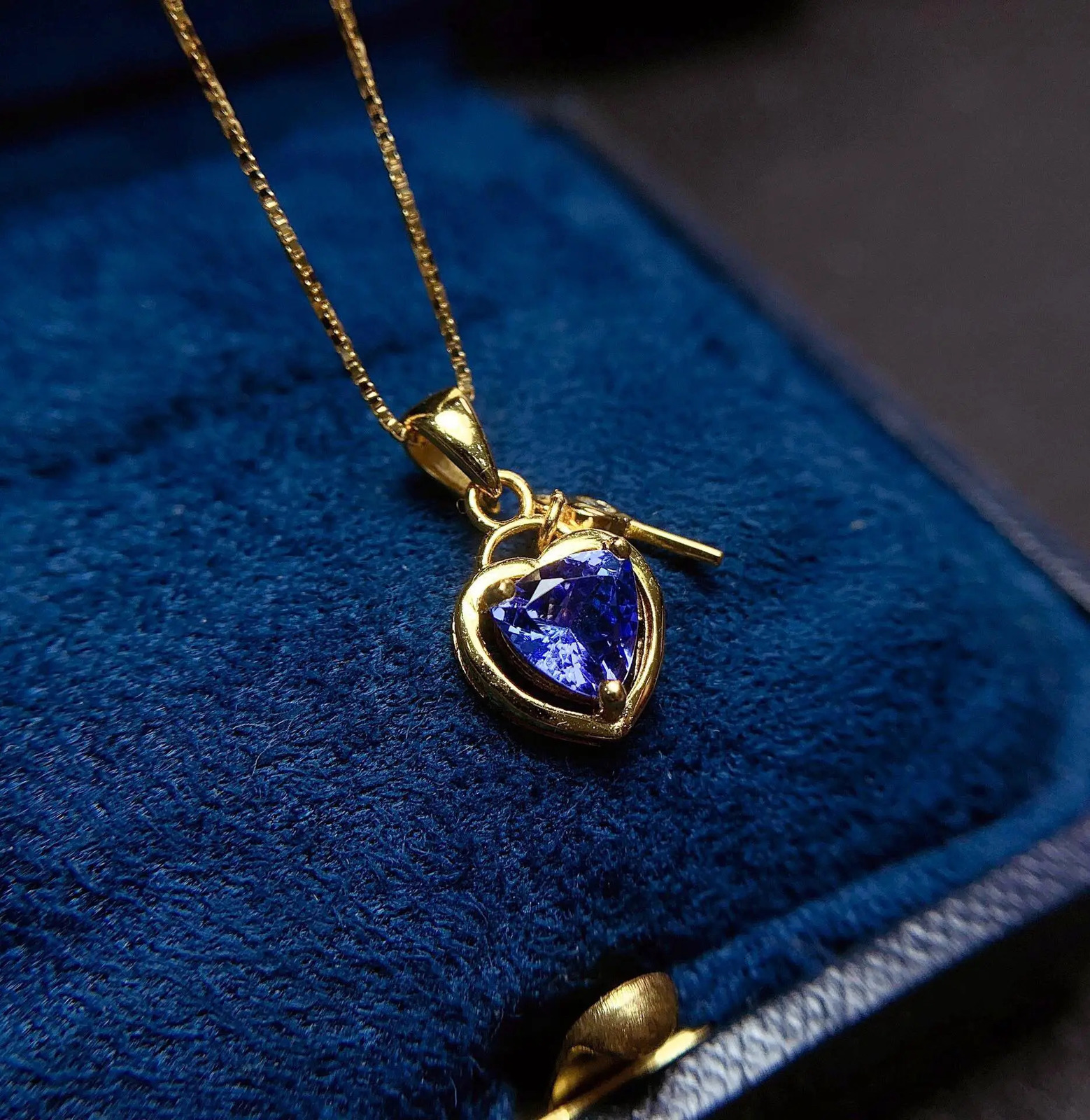 100% Natural Tanzanite Pendant 5.5mm Tanzanite Necklace Pendant Fashion 9256 Silver Lock and Key Pendant for Young Girl 250106