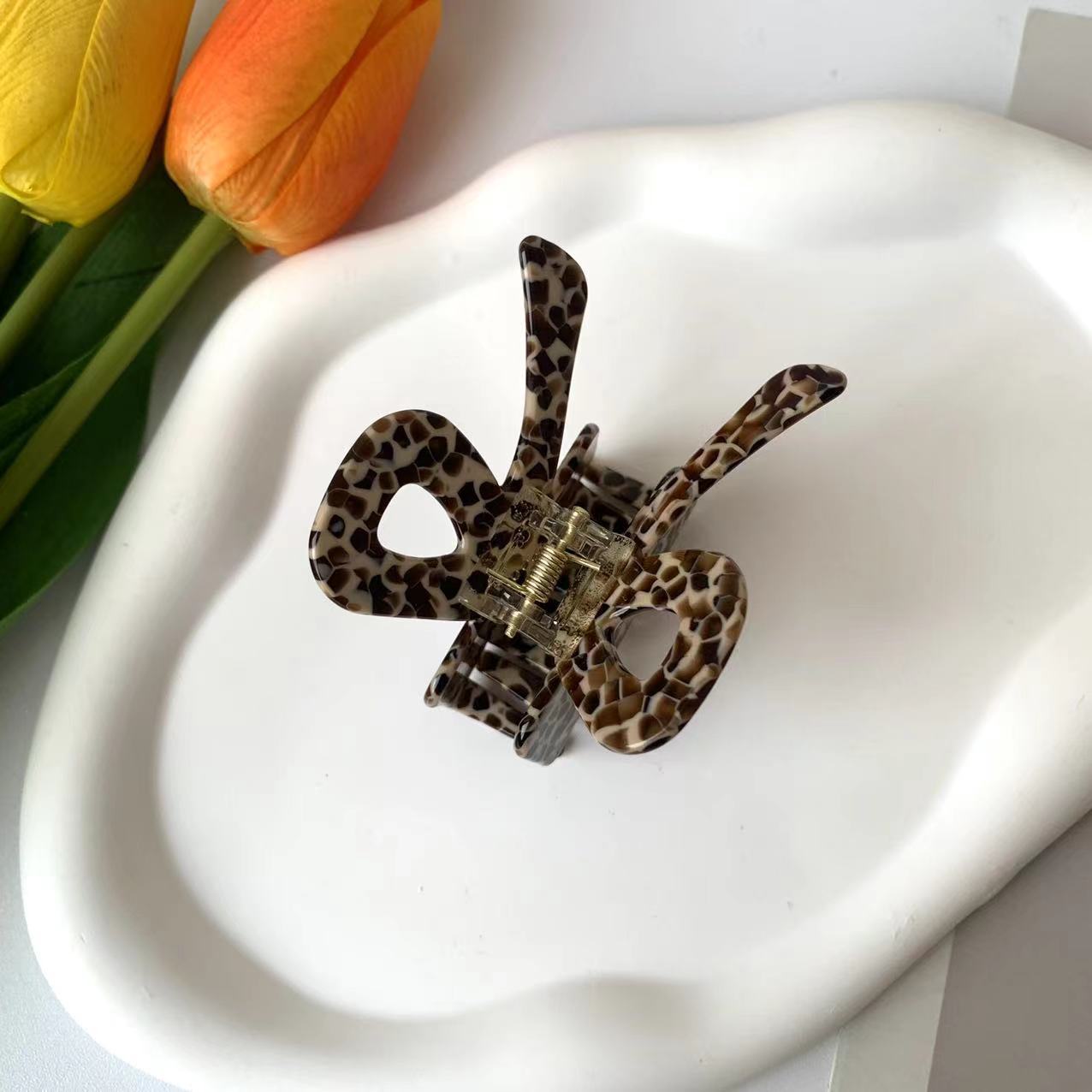 Rigorous selection of colorful bow acetate scrunchies cute butterfly hair clips rainbow color super female shark clip hair accessories premium sense