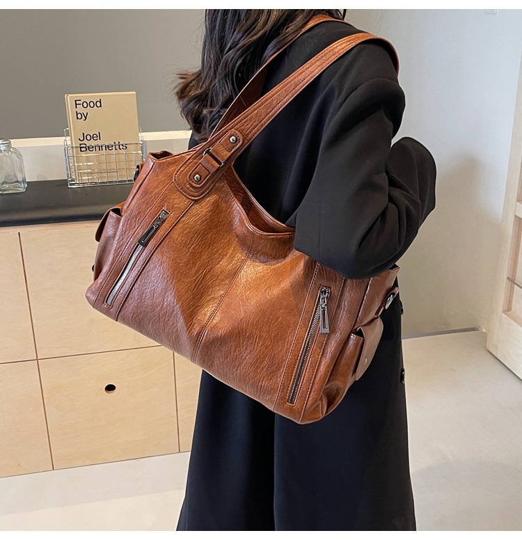 Women's tote bag with large capacity for autumn winter can be slung diagonally. 2023 new versatile and high-end single shoulder handbag
