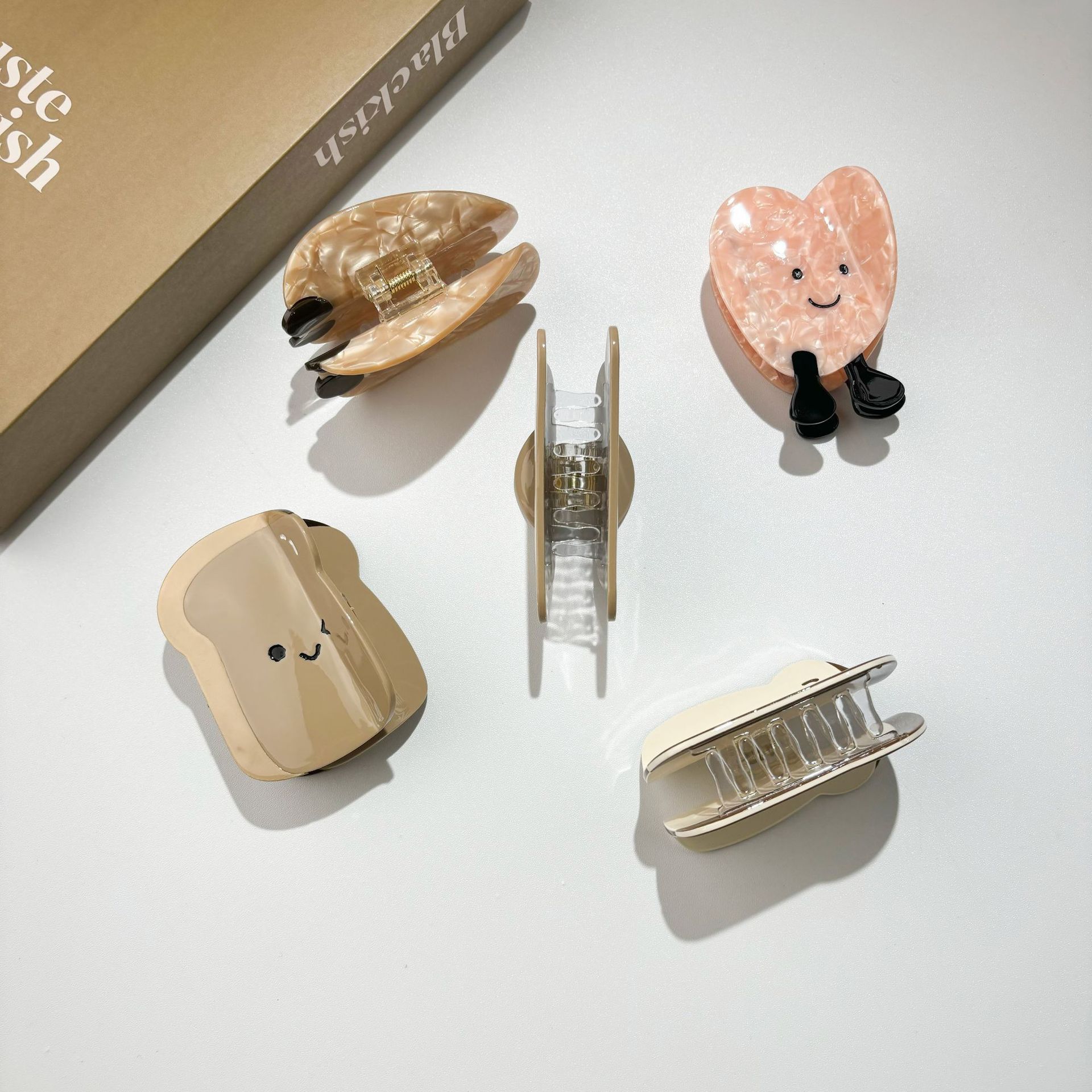 Croissant Bread Heart Hair Clip Acetate Bread Slices Grab Clip Shark Clip 2024 New Back of the Head Ponytail Hair Cards for Women