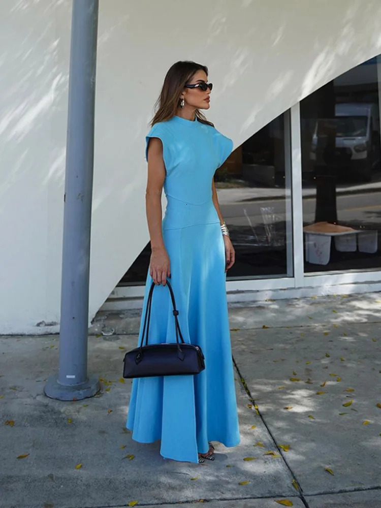 2025 sleeveless A-line Maxi dress for women elegant round neck high waisted ultra-thin vest fashionable womens Christmas dress 250103