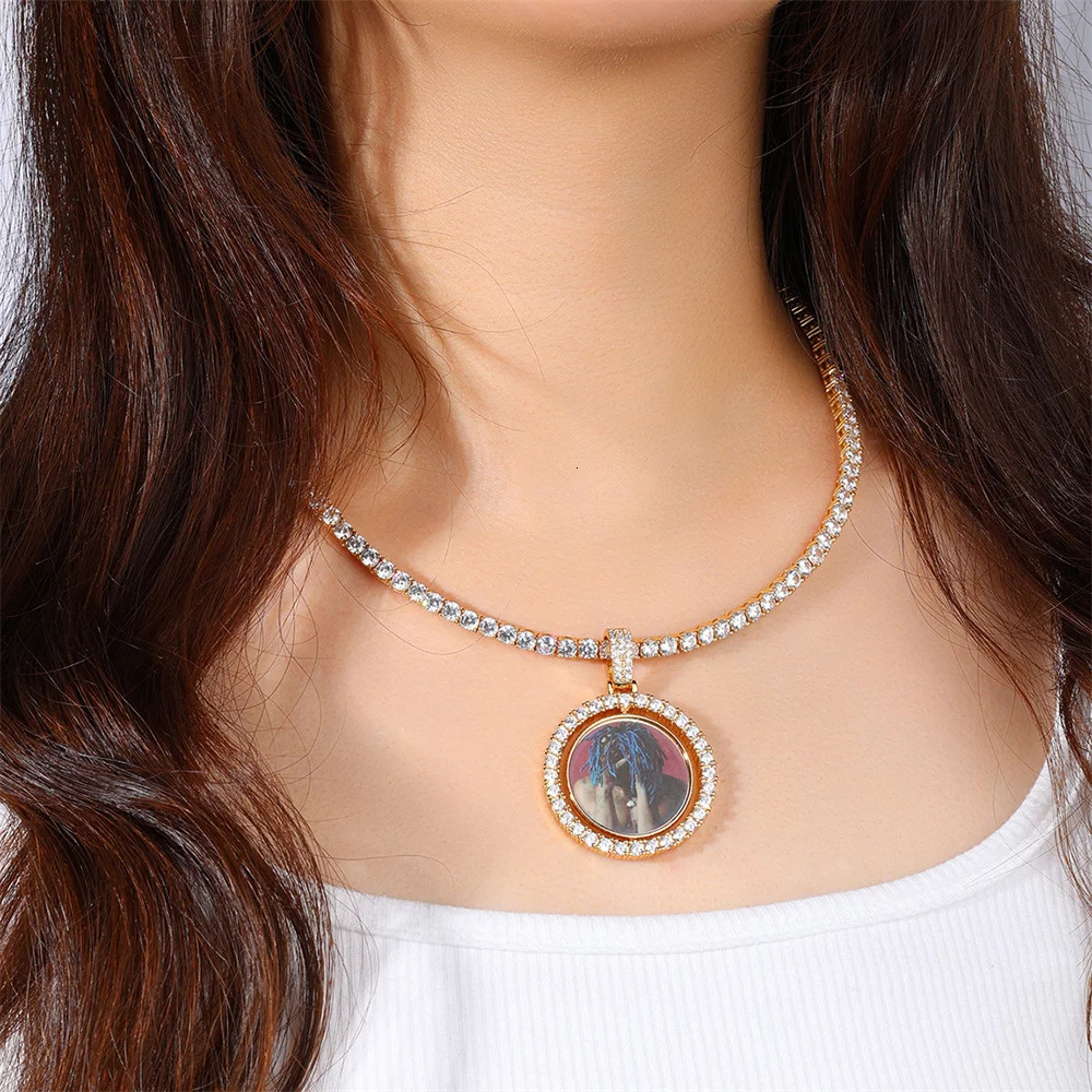 D Z Custom Made Po Rotating double-sided Medallions Pendant Micro Paved CZ Round Pendant Collier For Men Women Accessories 250107