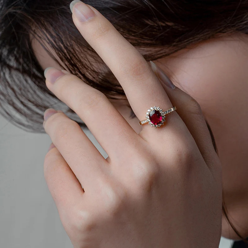 Gold Ruby Colour Ring Garnet Red Retro 100% S925 Sterling Silver Plated 18K Elegant Queens Ring for Women Party Engagement 250106
