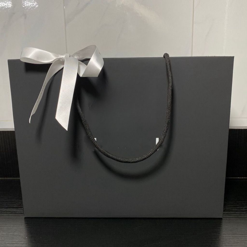 Hot designers shopping bag brand paper gift bags with flower ribbon for handbags totes shoulder crossbody bags shoes clothing dust bag 01