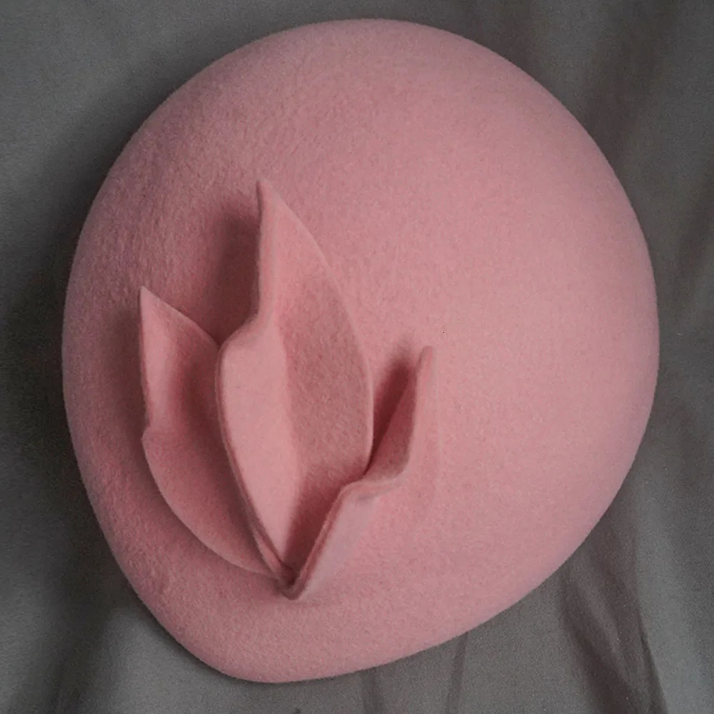 French Style Fascinator Hats Teardrop Womens British style wool felt fascinator hat with flowers Tam Beret Casque Cocktail Hat 250106