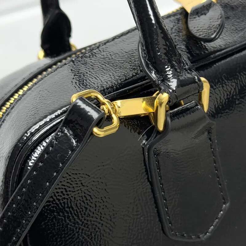 Ladies Bowg 2025 Spring Summer Oil Wax Leather Boston Bag Tote Shoulder Crossbody Purse Bury Handbag Casual