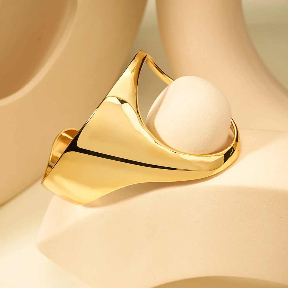 ENFASHION Pulseras Palm Bangle For Women Space Invader Fantasy Gold Color Simple Delicate Bracelet Fashion Jewelry Gift B232331 250107