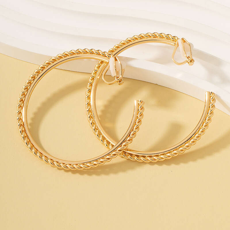 Metallic circular clips, fashionable without holes, internet famous street photos, large ear rings, personalized earrings