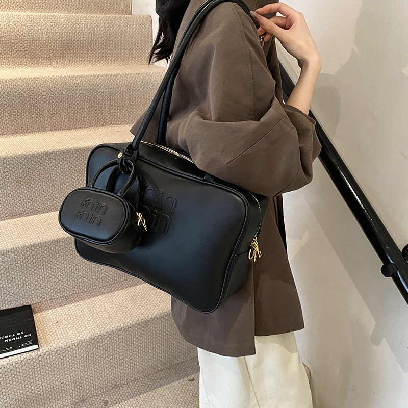 2025 new free shipping designer Single shoulder Vintage solid color casual versatile Tote bag composite package fashionable women black white brown