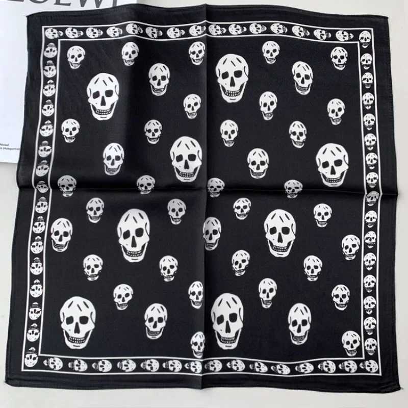 100% Mulberry Silk Neck Scarf Womens Luxury Brand Skull Bandana Fountain Square Kerchief Womens Headscarf W250107