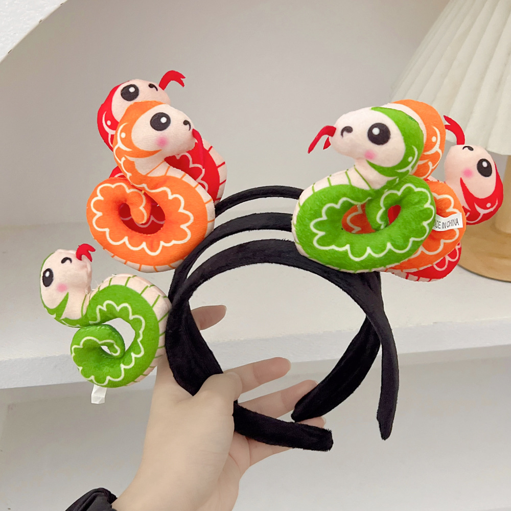 Chinese Lunar Year Snake Hair Clip - Cute Cartoon Animal Accessory for Festive Occasions