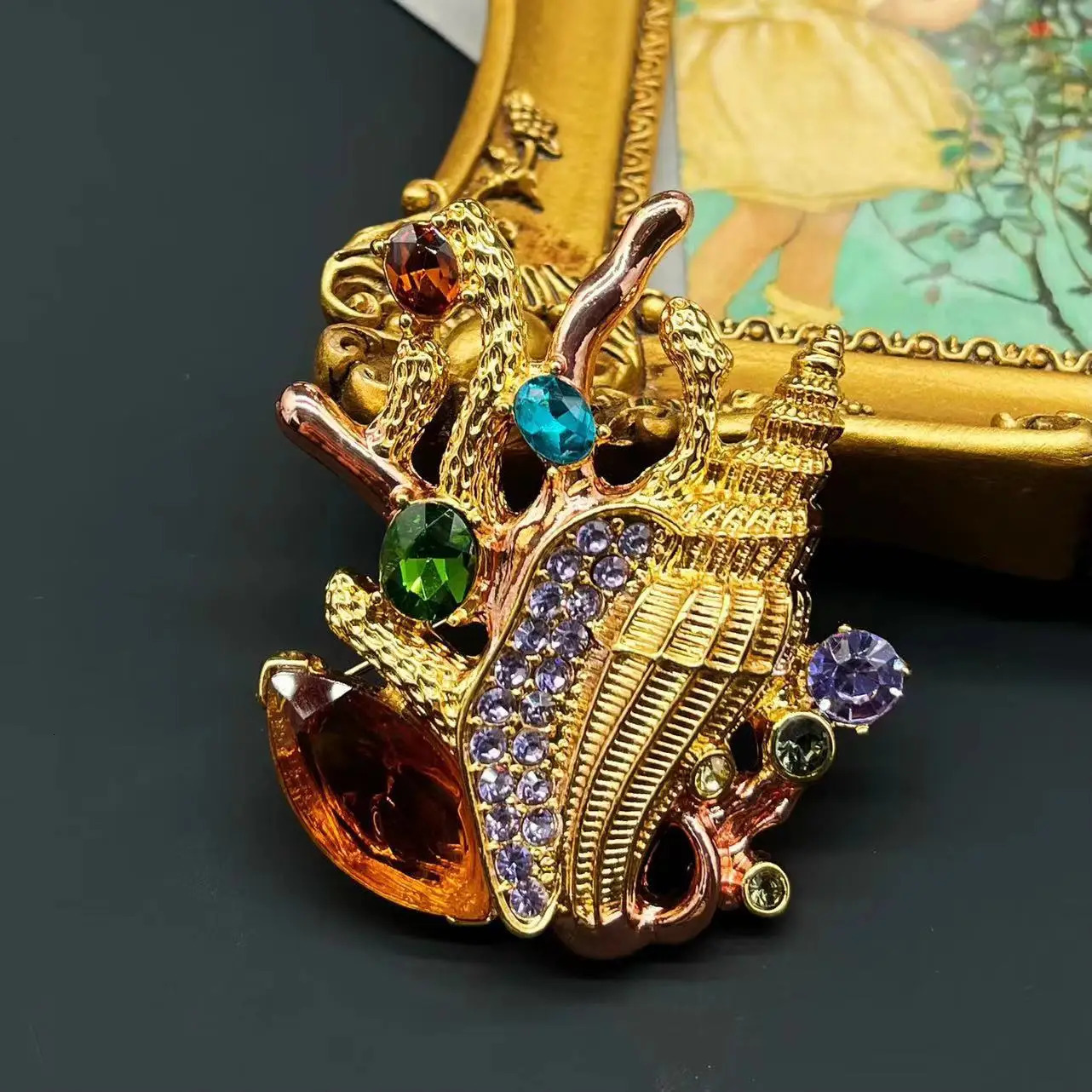 Vintage Fashion Sweet sea style exquisite pin with light elegant high-grade jewelry brooch 241230