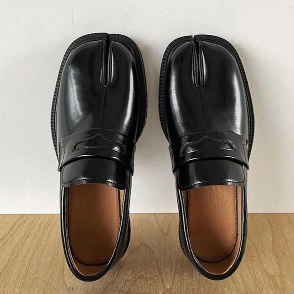 Casual Shoes Split upper womens and mens Tabi shoes platform thick high heels business casual leather shoes Plus size 46 Y25010659P1