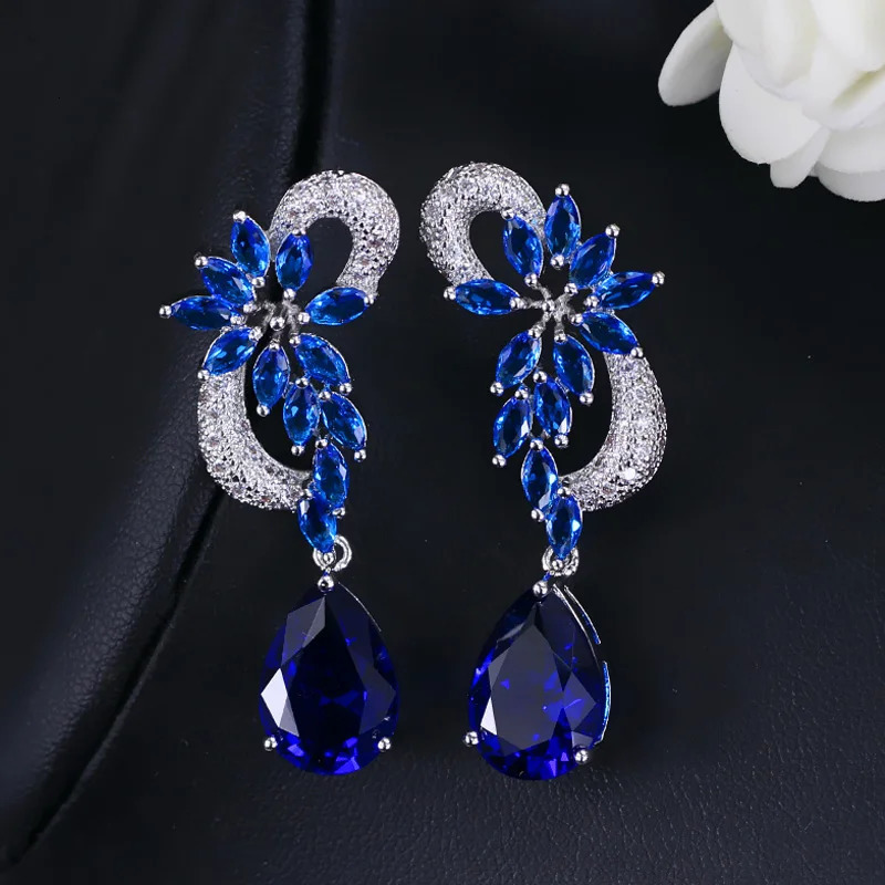 CWWZircons Non Pierced Vintage Royal Blue CZ Crystal Flower Shape No Hole Ear Bridal Clip Earrings without Piercing CZ023 250103