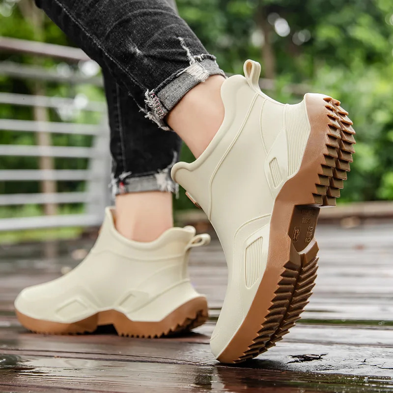 Adult Short Tube Fashion Rain Boots Men and Women Cotton Warm Anti-slip Rain Boots Outdoor Travel Comfortable Anti-fatigue Boots 250106