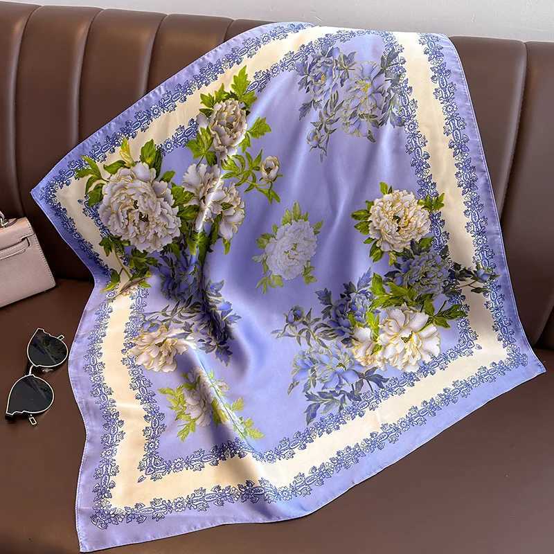 2023 Fashion Luxury Brand Designer Silk Scarf Square for Women Shls Scarves Hjiab Bandana Hair Band Wrist 70 * 70cm W250106