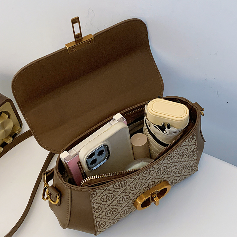 2025 new free shipping designer Single shoulder Pillow bag Vintage solid color casual versatile Tote package for women black white orange