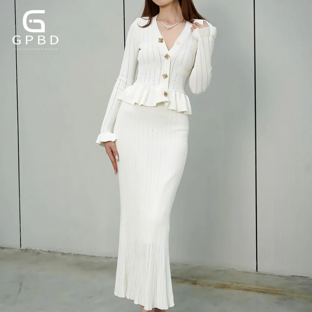 GPBD Autumn WomenS Clothing White And Black Elastic Pleated Knitted Top Mermaid Long Skirt Sexy 2-Piece Set 250106