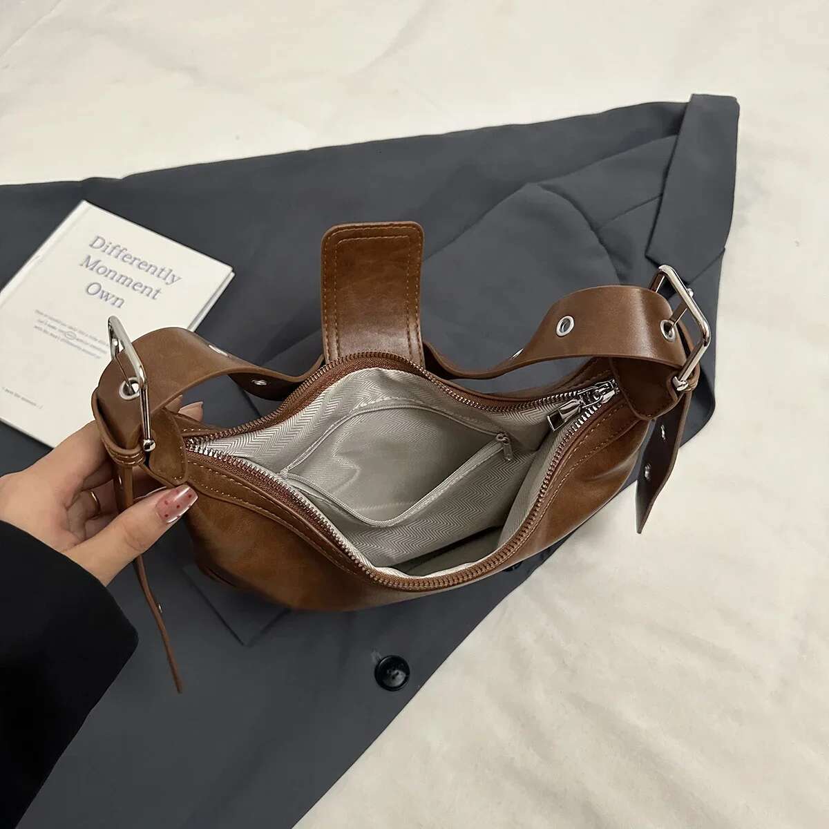 Ddmymarket 2024 Winter Belt Design Y2K Retro Small PU Leather Crossbody Women Fashion Handbags New Trend Shoulder Bag