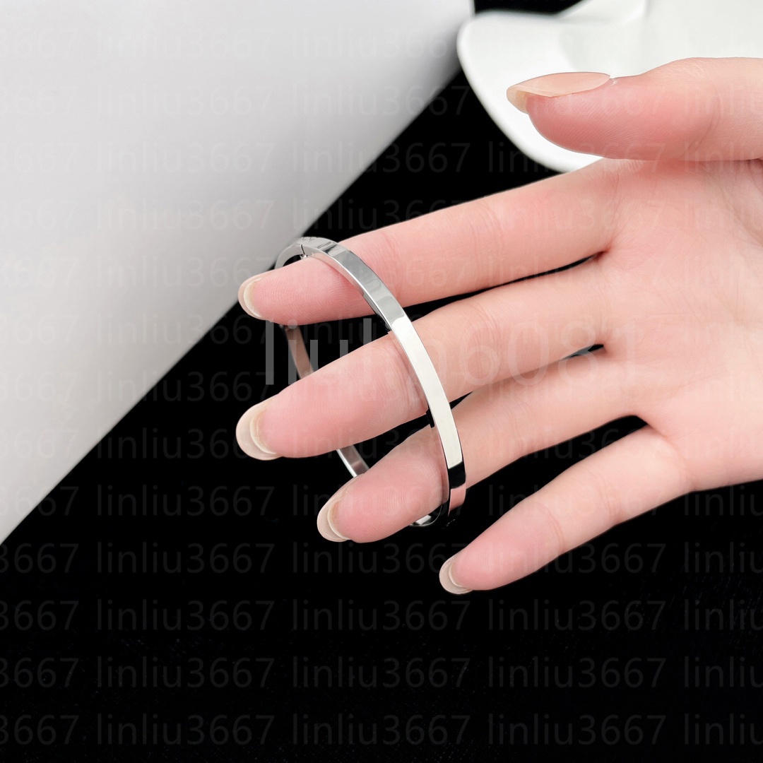 Bracelet designer for women Top Quality V-Gold thin gold Bracelet with box Female Plated real 18K Gold