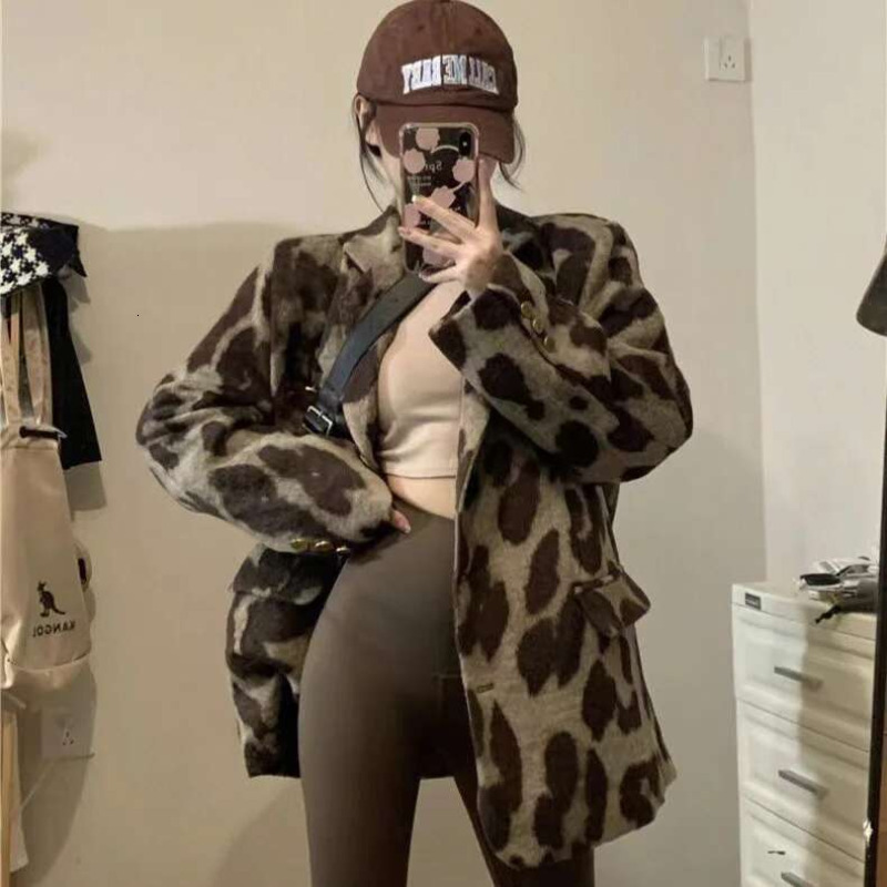 Women's Autumn And Winter American Style Short Leopard Print Blazer Retro Casual Solid Color Loose Printed Tweed Jacket