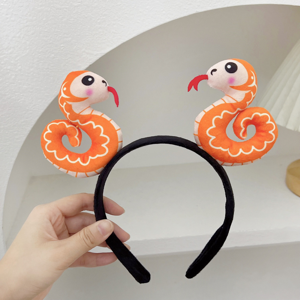 Chinese Lunar Year Snake Hair Clip - Cute Cartoon Animal Accessory for Festive Occasions