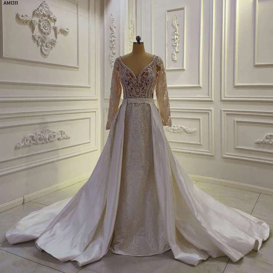 V-Neck Long Sleeve Beautiful Satin Lace Wedding Dress