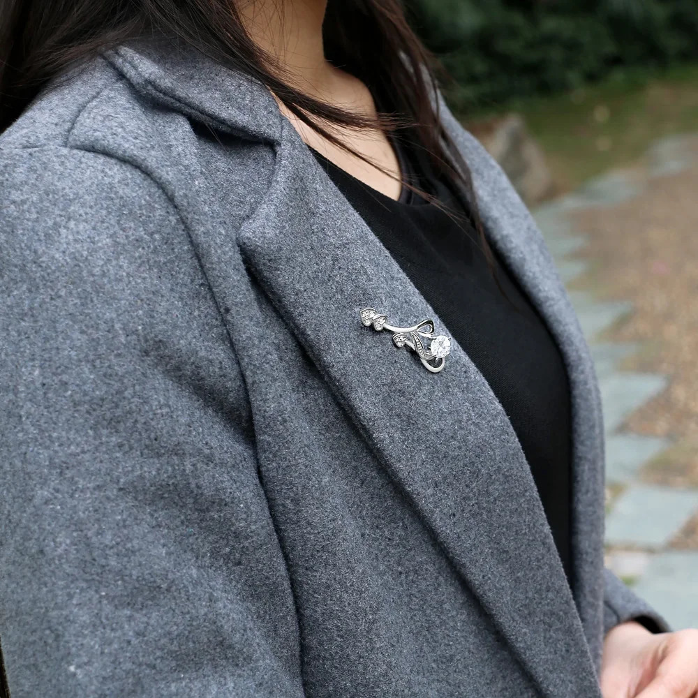 Elegant 925 Sterling Silver Brooch Pins For Women High Quality Charm Safe Pin Brooches Clothing Clip Badge Dress Jewelry 241230