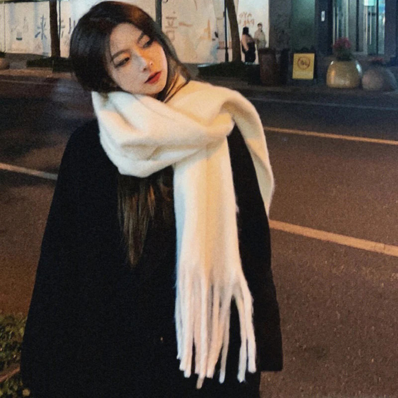 2024 Winter Solid Color Cashmere Scarf Warm Soft Womens Scarf Fashion Long Tassel Scarf Thickened Wrapped Shawl Woman Scarf 250106