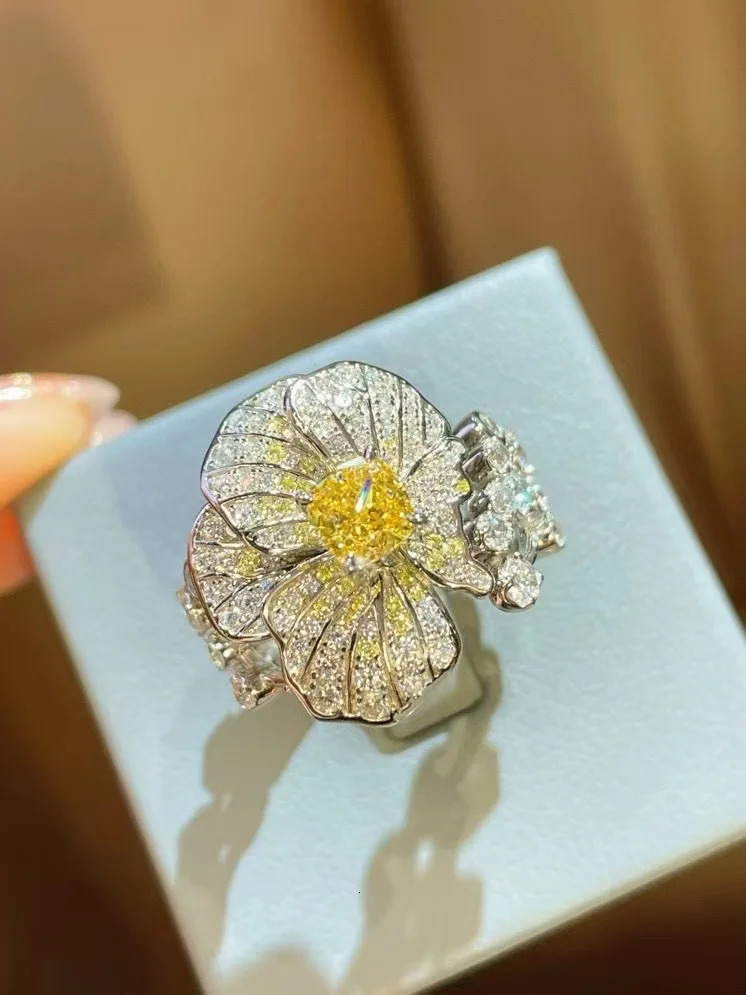ZOCA 925 Sterling Silver Yellow Sparkling Cluster Ring Women Attractive Flower Shape Ring Party Jewelry Accessories 250106