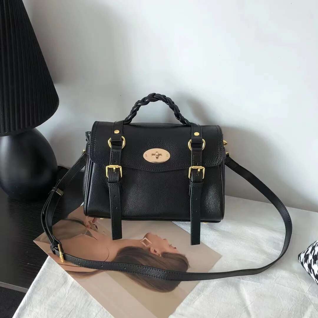 Fashionable Retro Genuine Leather Women's Bag Vintage Designer Shoulder Bags 2025 Business Commuting Party Fashion Ladies
