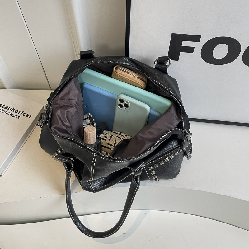 Designer shoes 2025 free shipping designer Single shoulder Vintage solid color casual versatile Tote bag fashionable women Plain black