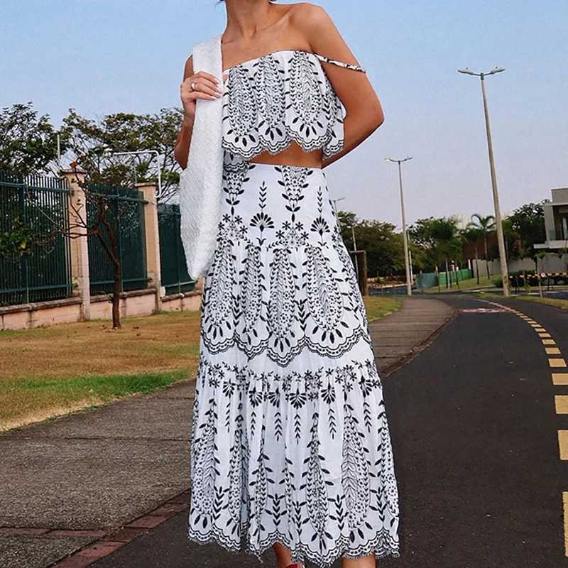 2025 Summer Sexy Suspenders Top and Skirt Set Casual Pattern Printed Womens Beach Outfit Fashion Hollow Sveless Holiday SuitXJ250106