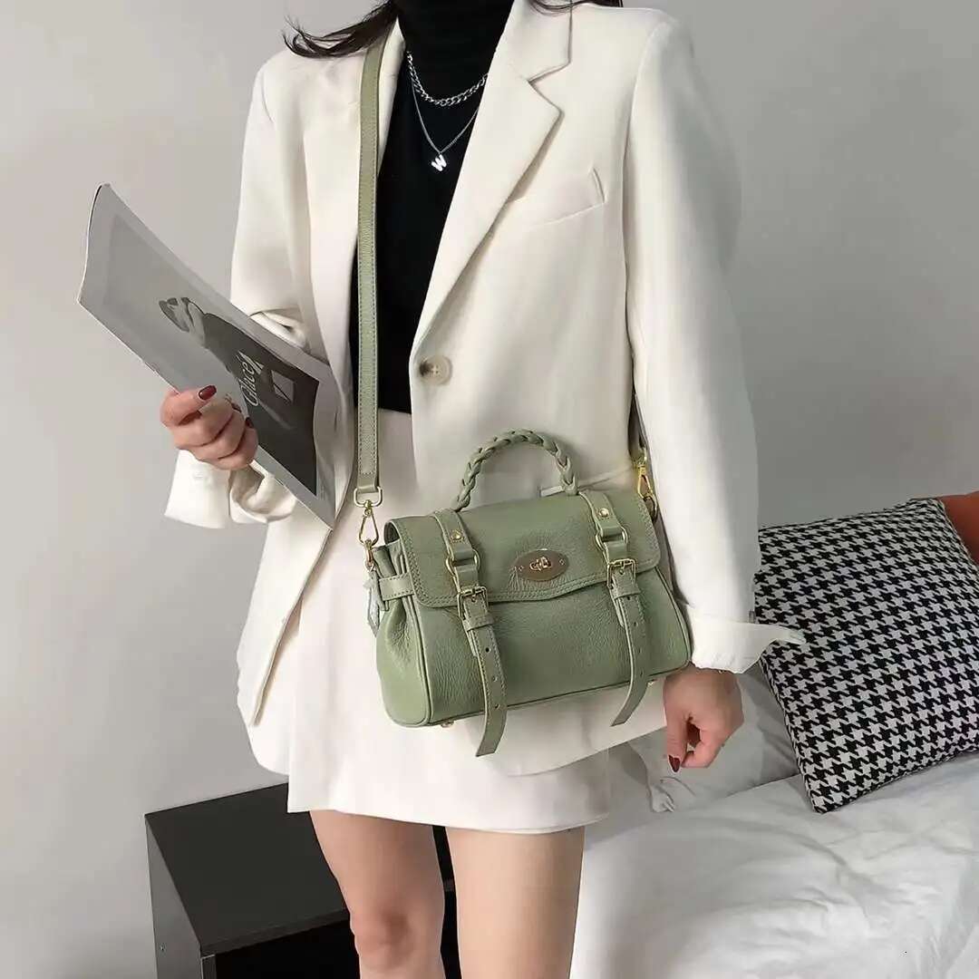 Fashionable Retro Genuine Leather Women's Bag Vintage Designer Shoulder Bags 2025 Business Commuting Party Fashion Ladies