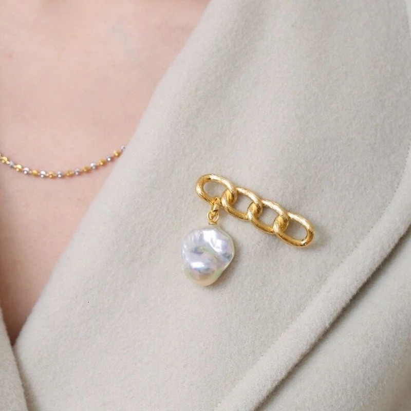 Natural Freshwater Aurora Bright White Baroque Pearl Brooch S925 Sterling Silver with Four Circles and Gold Wire Drawing Process 241230