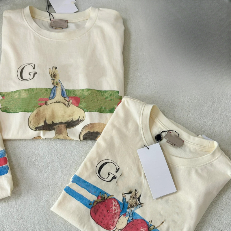 2025 New Lovely Rabbit Animal Designer T Shirt tops for Women Men 1cotton 3D Flowers Strawberry Fruit Print Summer Spring Autumn Casual clothes T-Shirt with tag