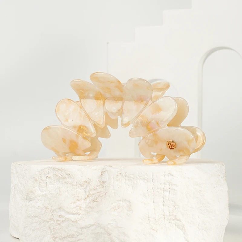 Elegant Flowers Hair Claw Clip for Women Girls Fine Handmade Hair Accessory Ornament Jewelry Ponytail Holder for Office Career 250103