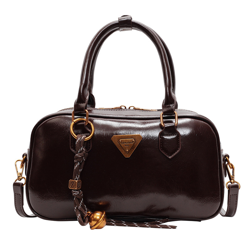 2025 New Free Shipping Designer Single Shoulder Pillow Bag Vintage Solid Color Casual Versatile Tote Package Fashionable Women Black New Free Delivery