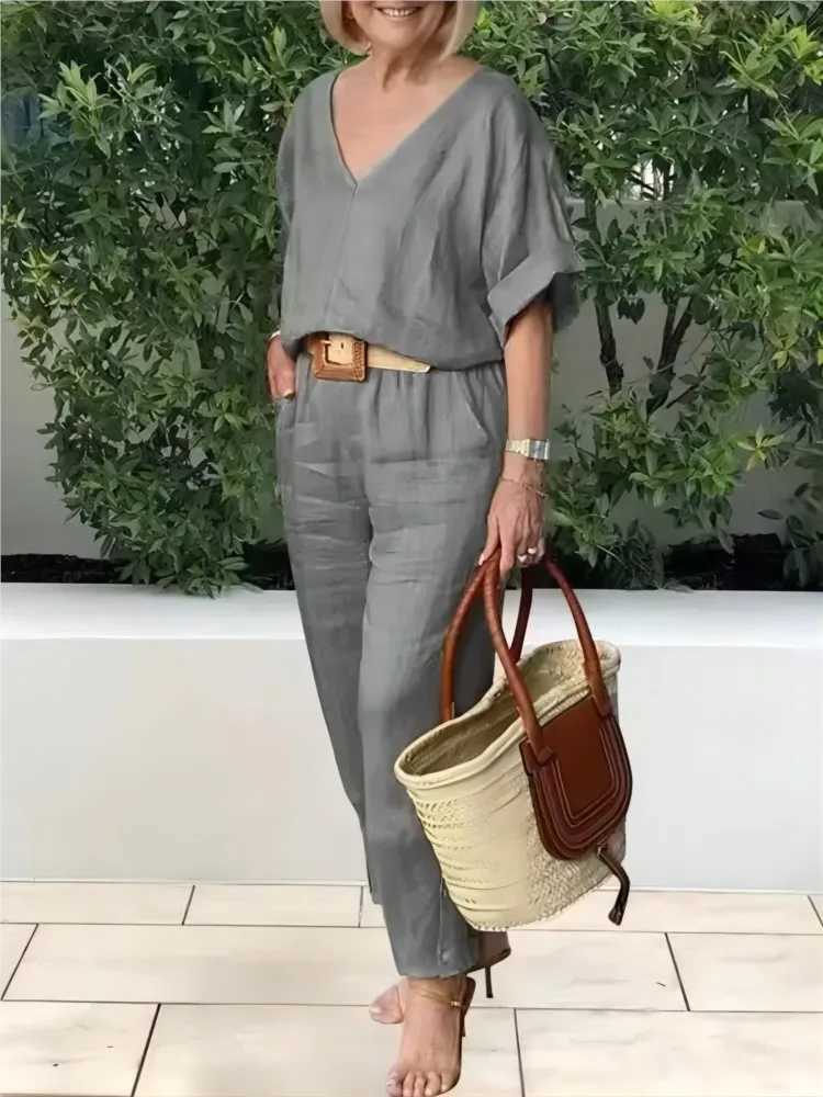 Beltless V-neck Short-sved Top + Nine-point Pants 2-piece Set For Women Fashion Summer Solid Color Loose Office Suit FeXJ250106