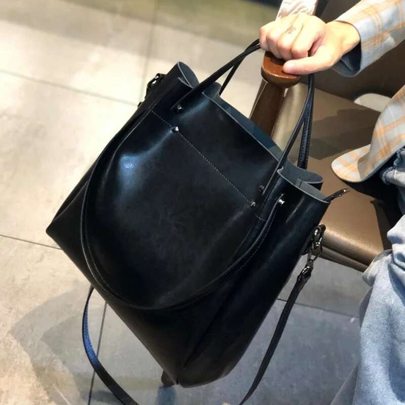 Women's Shoulder High-capacity Casual Tote Oil Wax Cowhide Leather Handbag Lady Commuting Bucket High Quality Messenger Bag