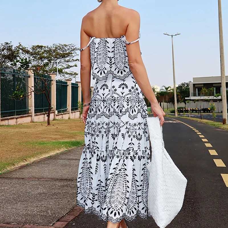 2025 Summer Sexy Suspenders Top and Skirt Set Casual Pattern Printed Womens Beach Outfit Fashion Hollow Sveless Holiday SuitXJ250106