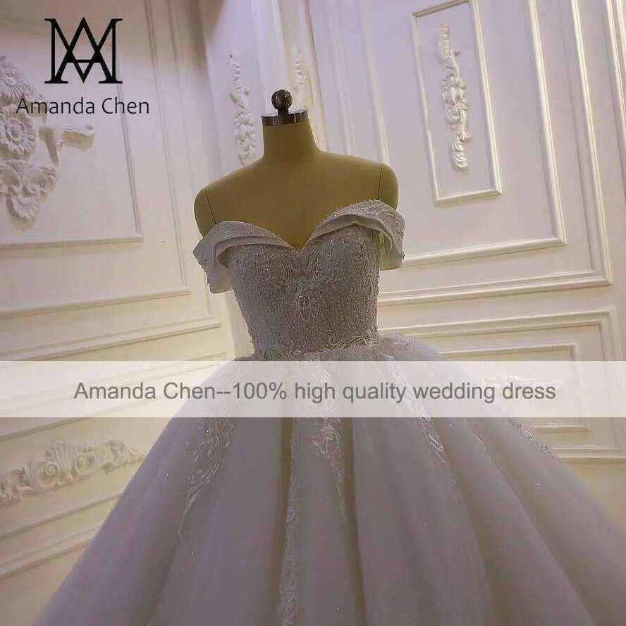 Strapless Lace Appliques Ball Gown Wedding Gowns