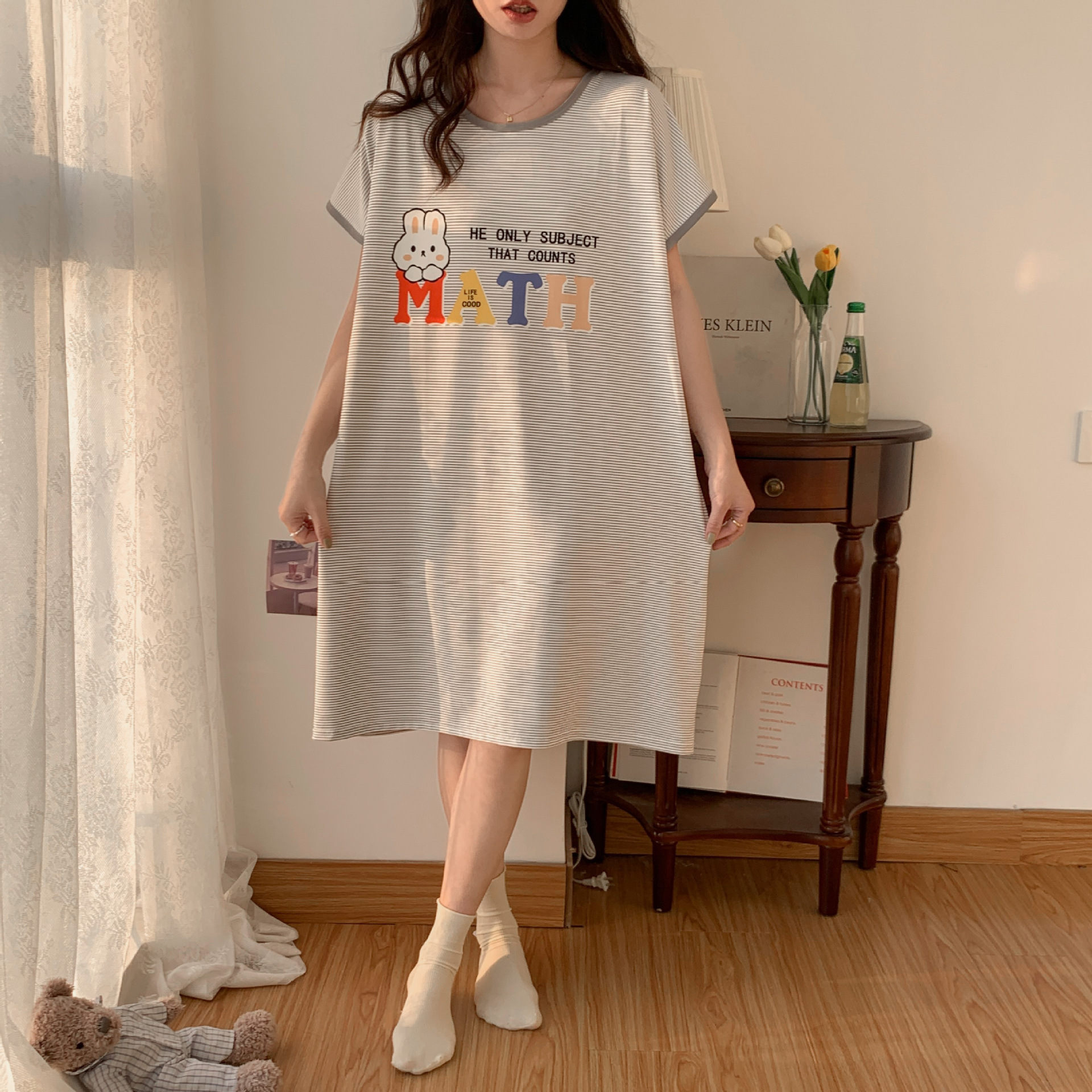 B173-Spring and summer ice silk women's nightdress thin silk sling sexy pajamas silk with chest pad home clothes