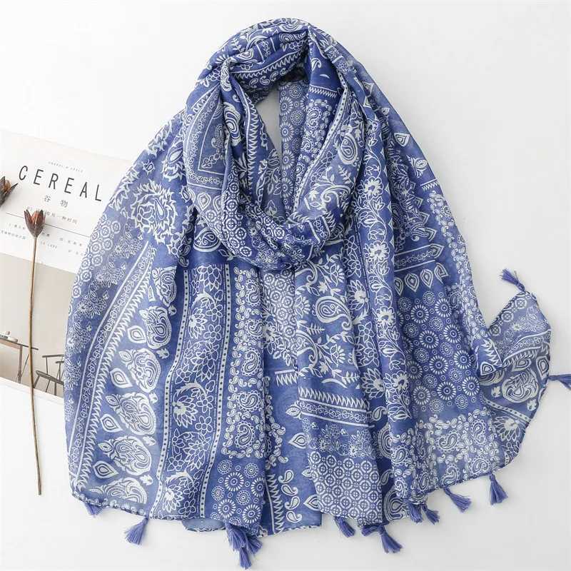 Thin and fashionable Aztec style paisley floral fringe adhesive shawl with high-quality packaging Pashminastol Bufanda Muslim headscarf 180 * 90cm W25